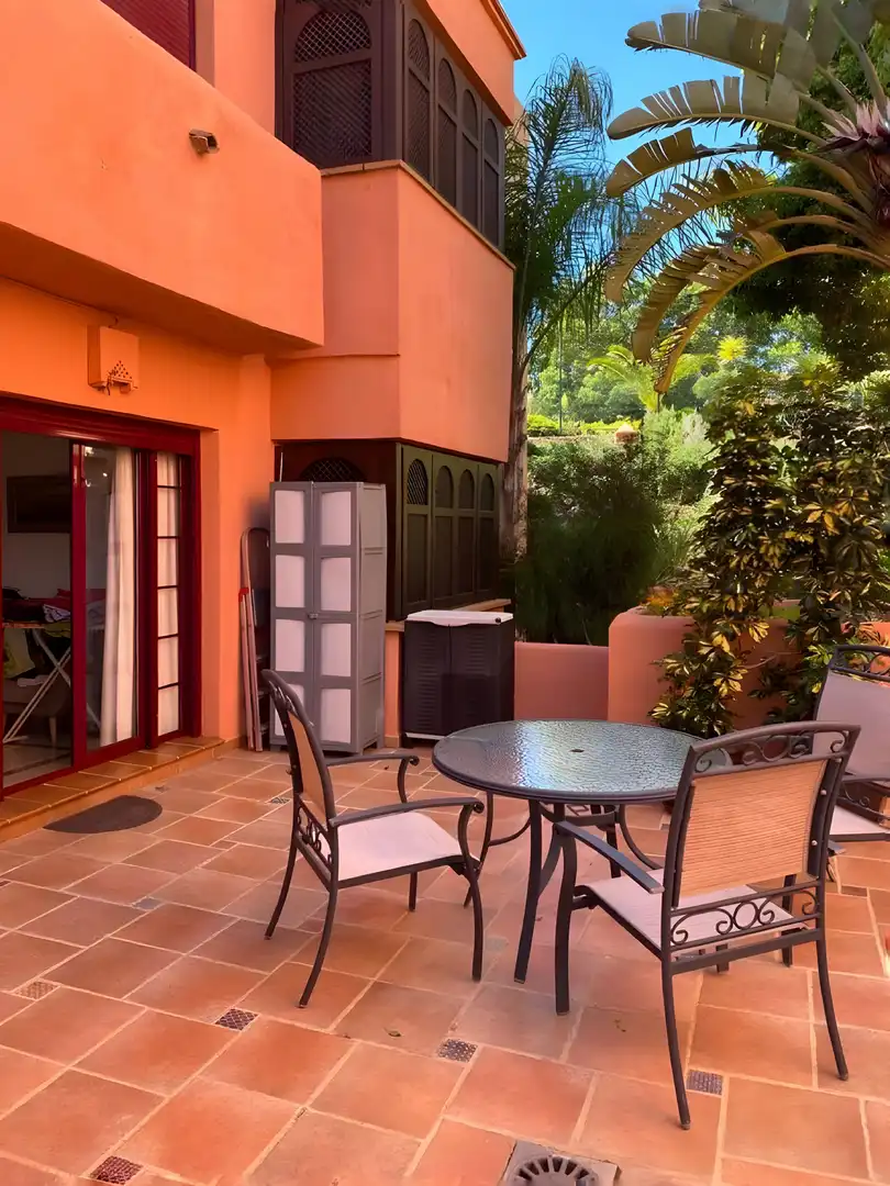Terrasse von Erdgeschoss zum Verkauf in Marbella mit Klimaanlage, Heizung und Terrasse