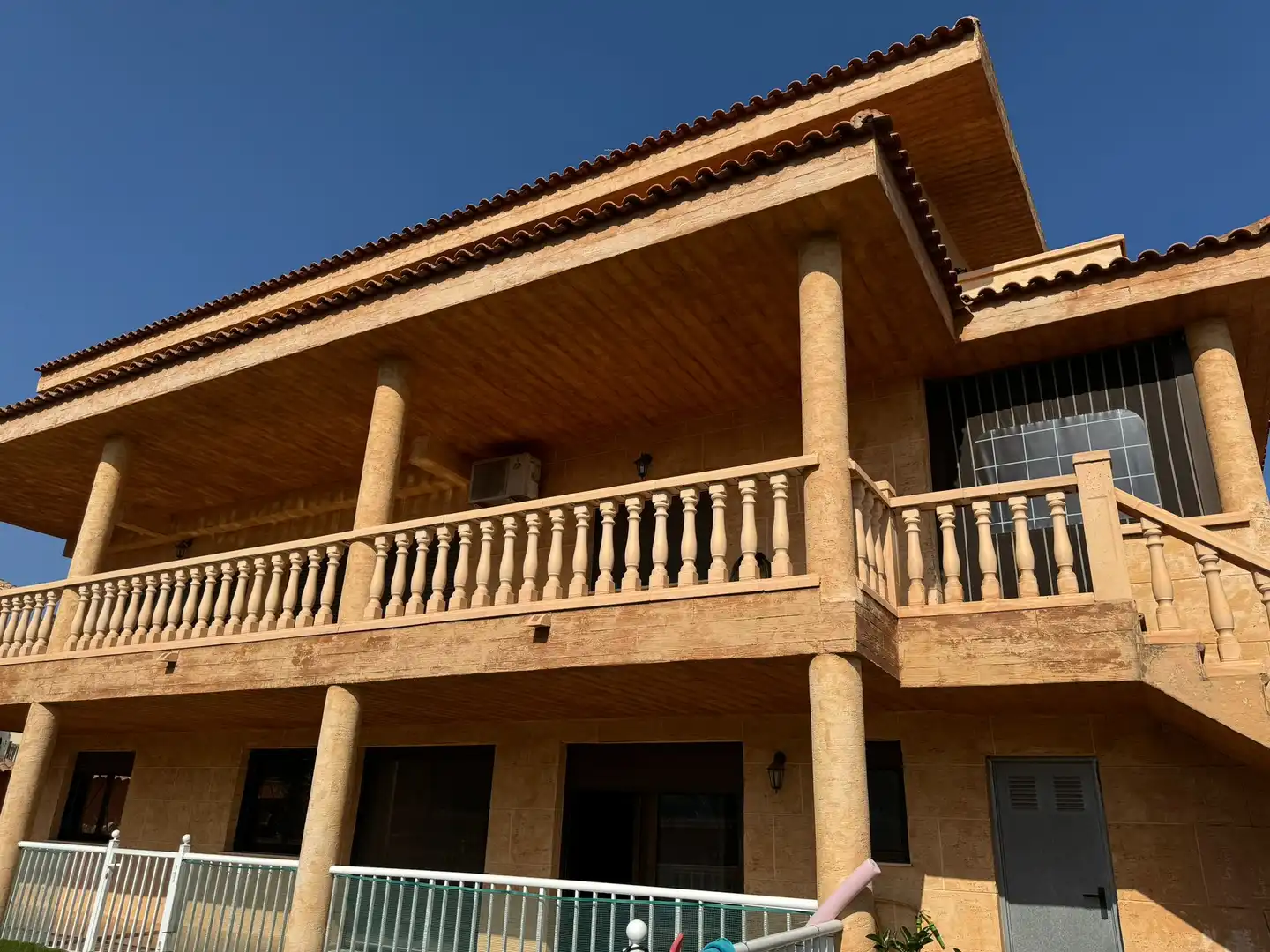 Xalet amb terrassa en venda a Calle Ruinas de Petra