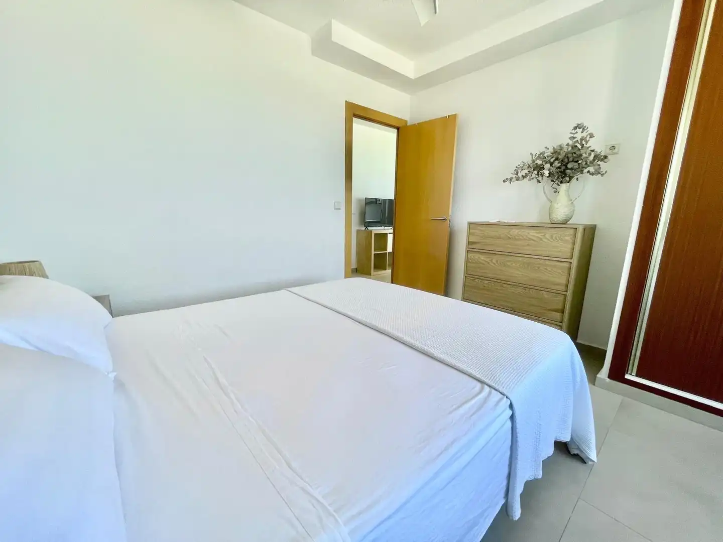 Habitación de Apartamento de alquiler en Guardamar del Segura con Amueblado, Lavadora y Microondas