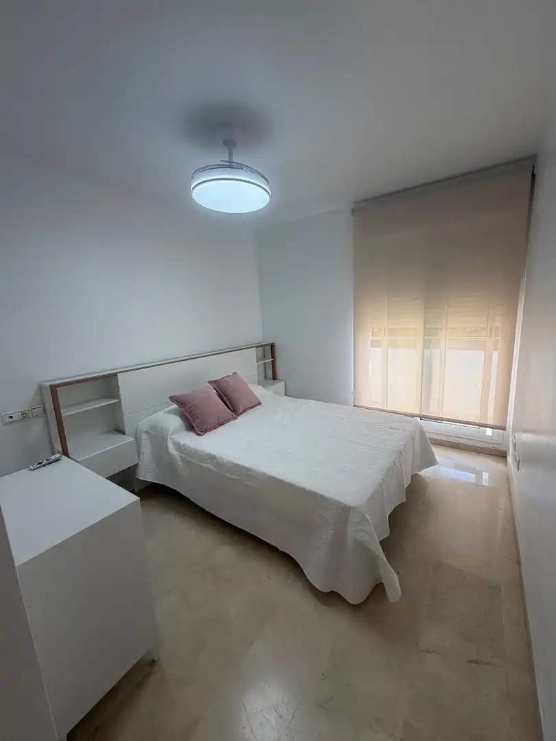 Bedroom of Flat for rent in Algeciras  with Terrace, Furnished and Community pool