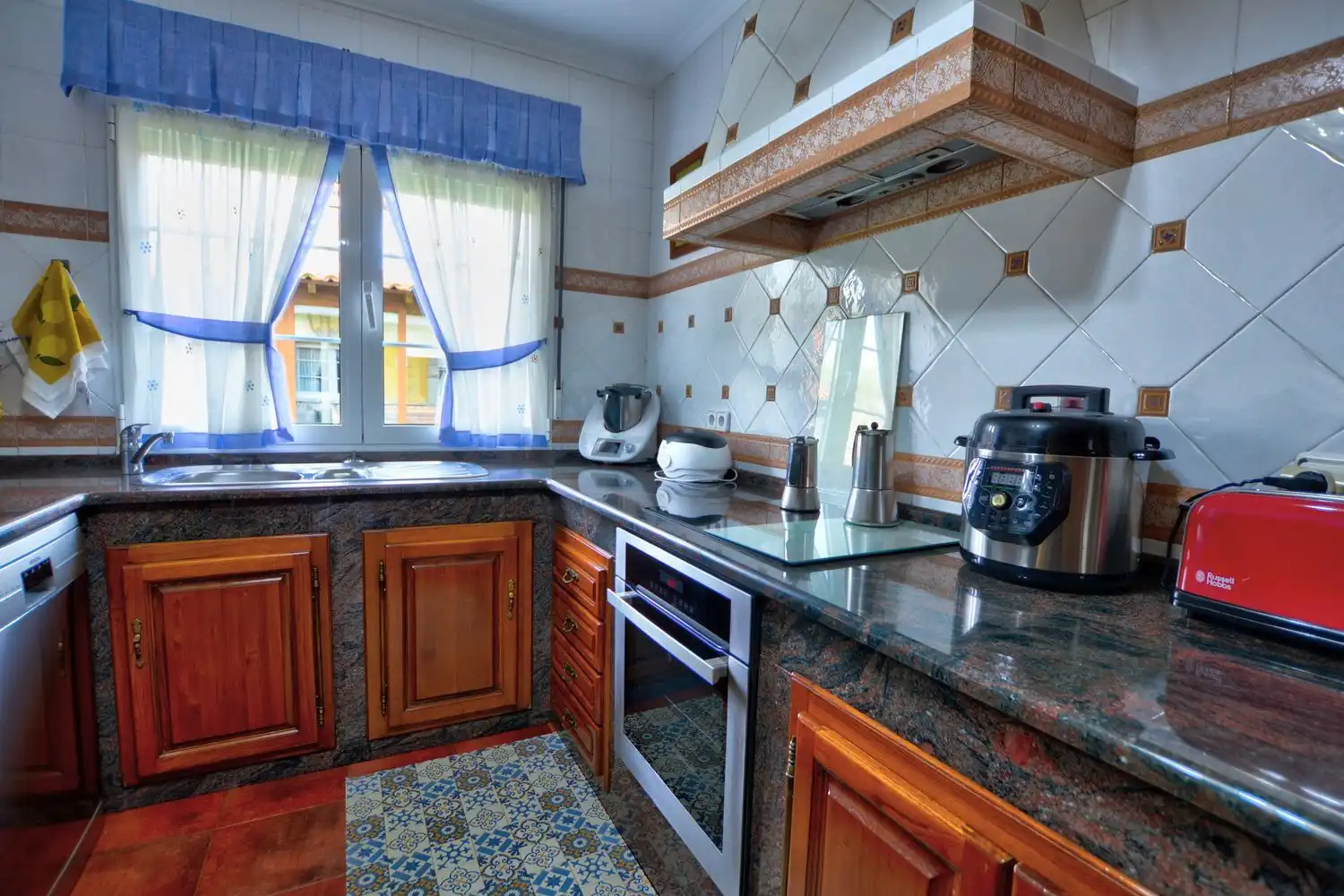 Cocina de Casa o chalet en venta en Avilés con Calefacción, Terraza y Trastero