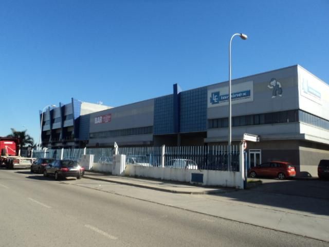 Industrial buildings for sale in Los Pinos