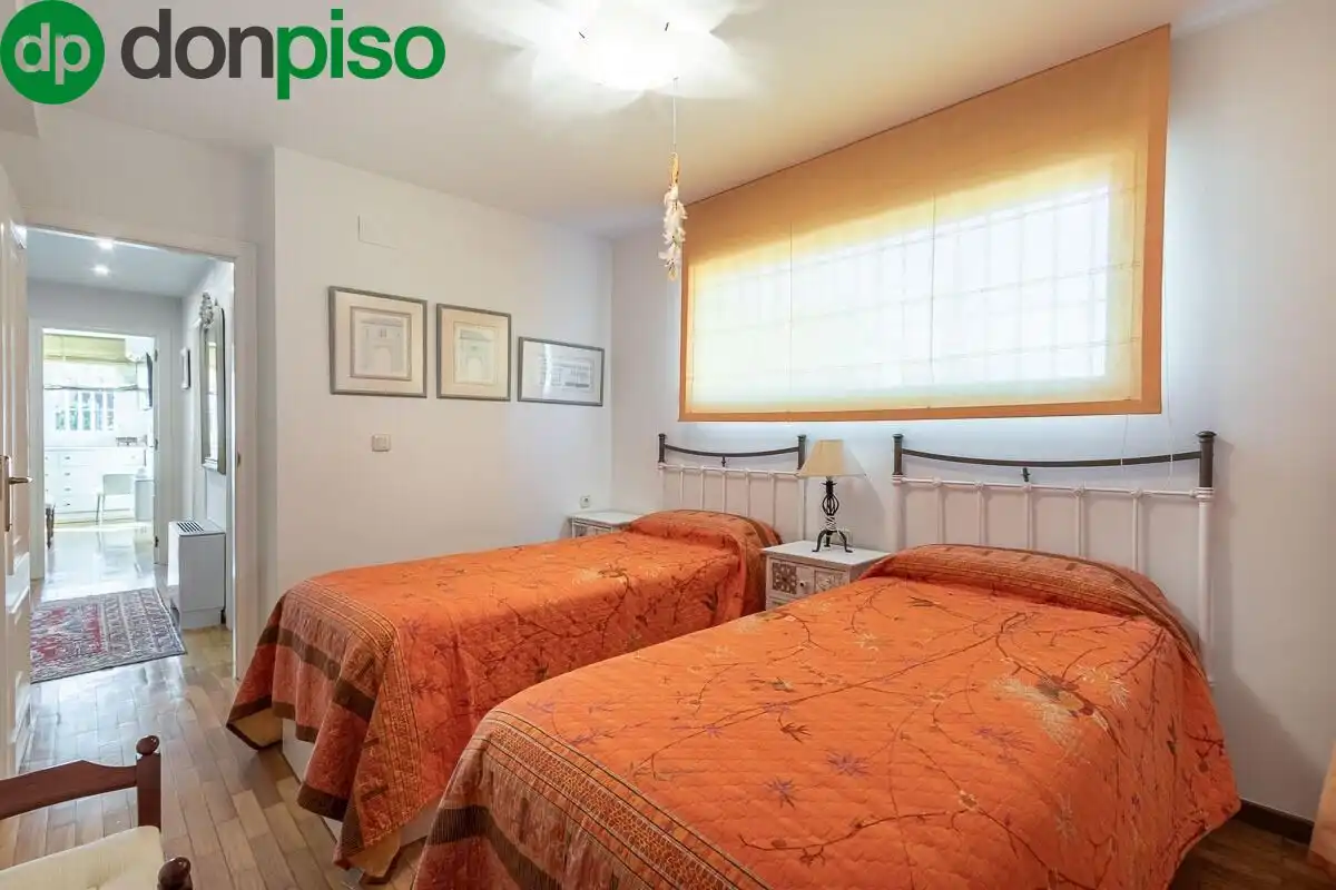 Haus oder Chalet zum Verkauf in Calle ZORAYA, Camino de los Neveros - Serrallo