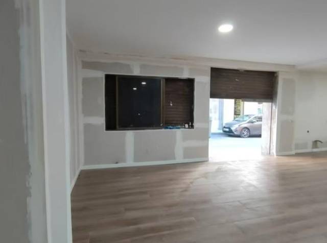 Local comercial en Alquiler en Carolinas Bajas