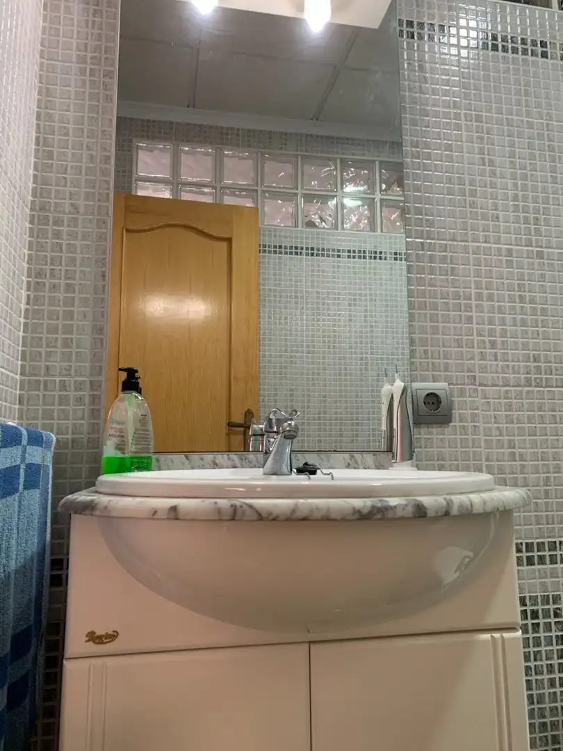 Badezimmer von Erdgeschoss zum Verkauf in Valencia mit Terrasse, Abstellraum und Möbliert