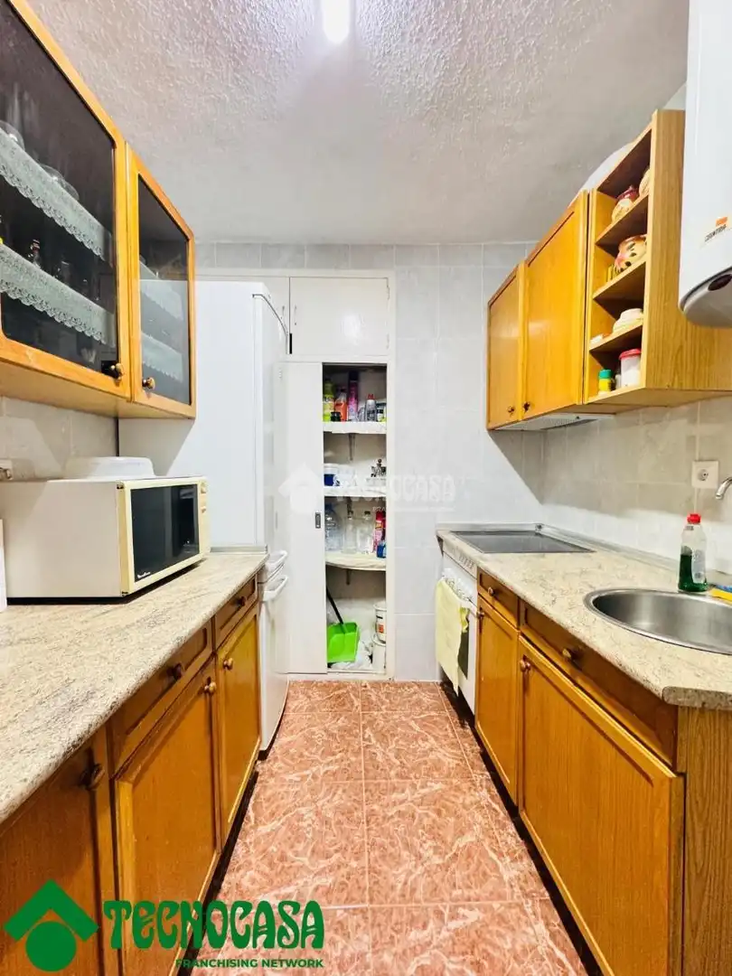 Cocina de Casa adosada en venta en Los Navalmorales con Aire acondicionado y Terraza