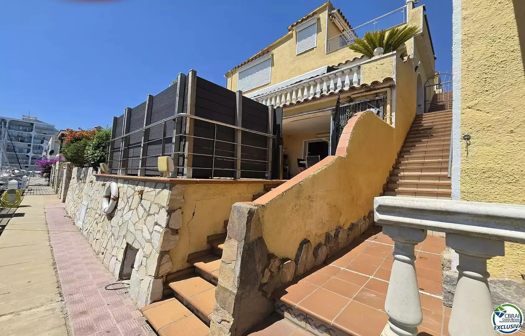 Vista exterior de Piso en venta en Empuriabrava con Aire acondicionado, Jardín privado y Amueblado