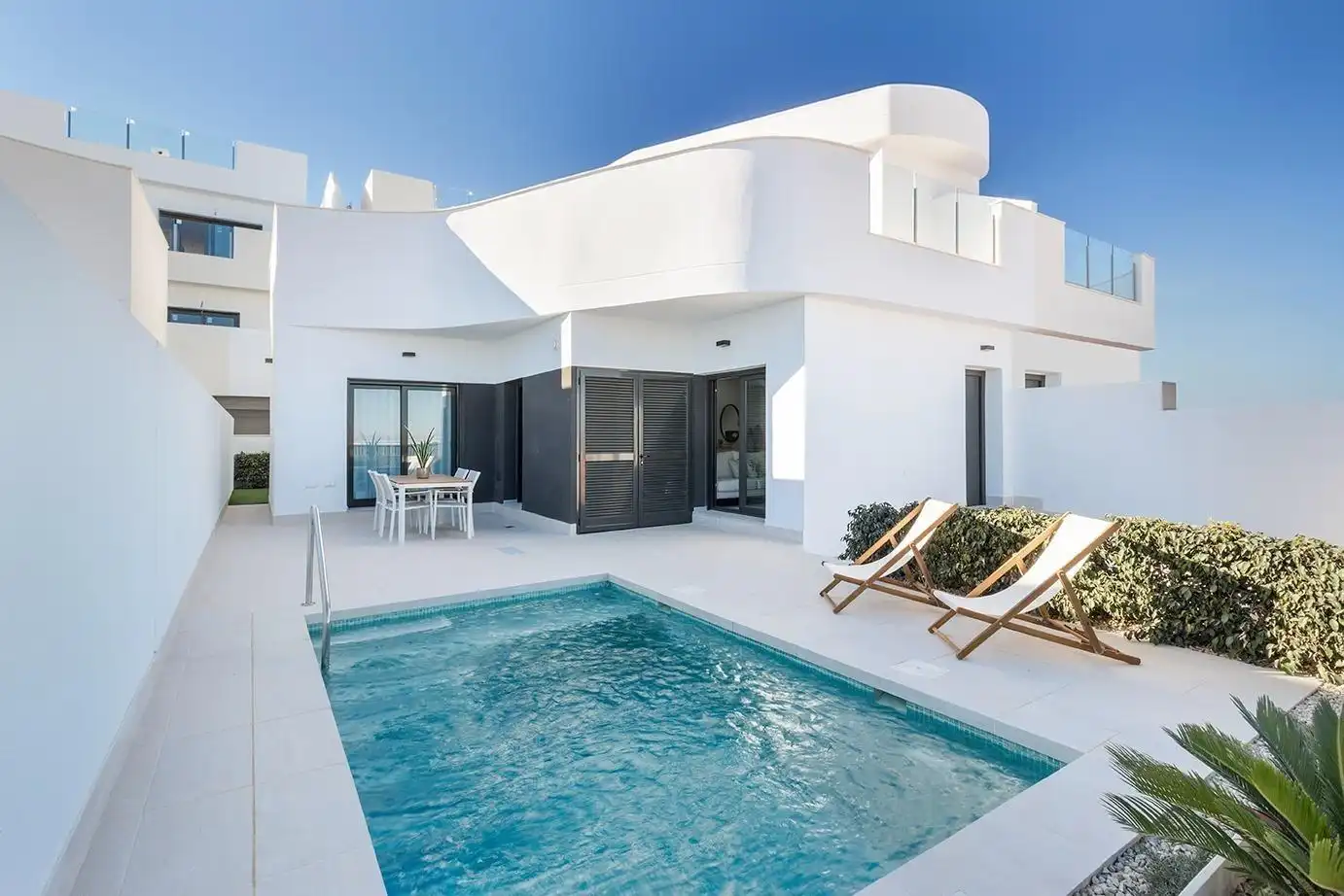 Semi-detached house with pool for sale in Los Balcones - Los Altos