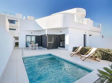 Casa aparellada amb piscina en venda a Los Balcones - Los Altos