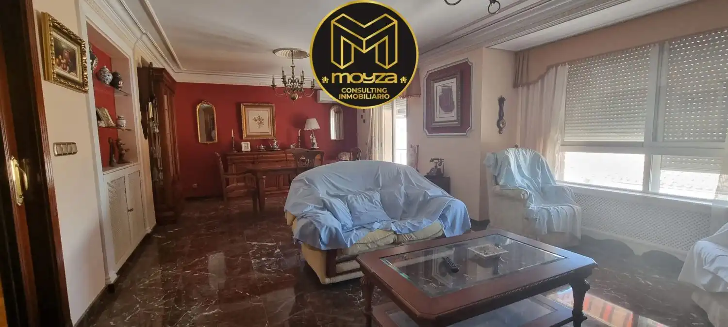 Piso con terraza en venta en Martos, imagen 3