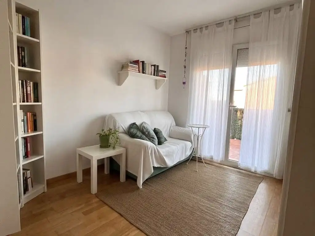 Sala d'estar de Casa o xalet en venda en Figueres amb Aire condicionat, Terrassa i Balcó