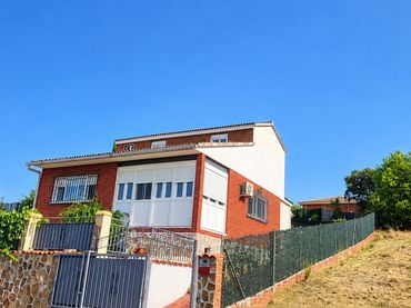 Chalet con piscina en venta en Calalberche
