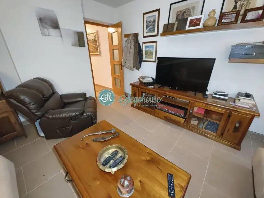 Sala de estar de Piso en venta en Segovia con Calefacción, Terraza y Amueblado
