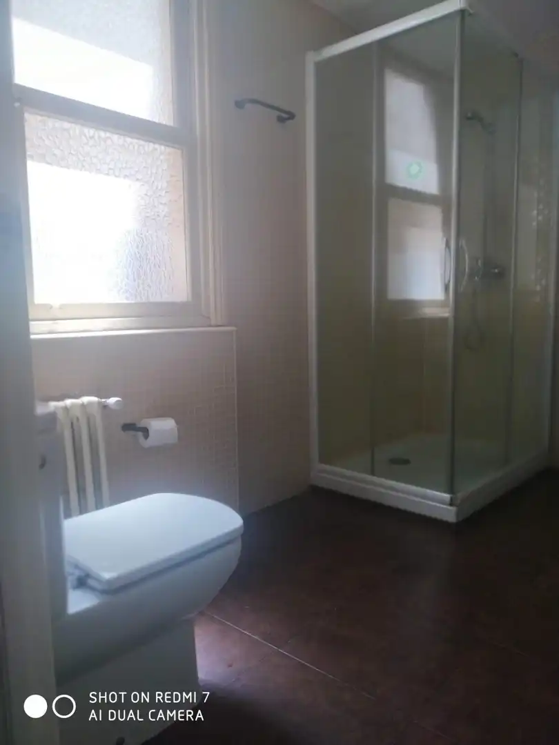 Bathroom of Flat for rent in Salamanca  with Heating, Furnished and Balcony
