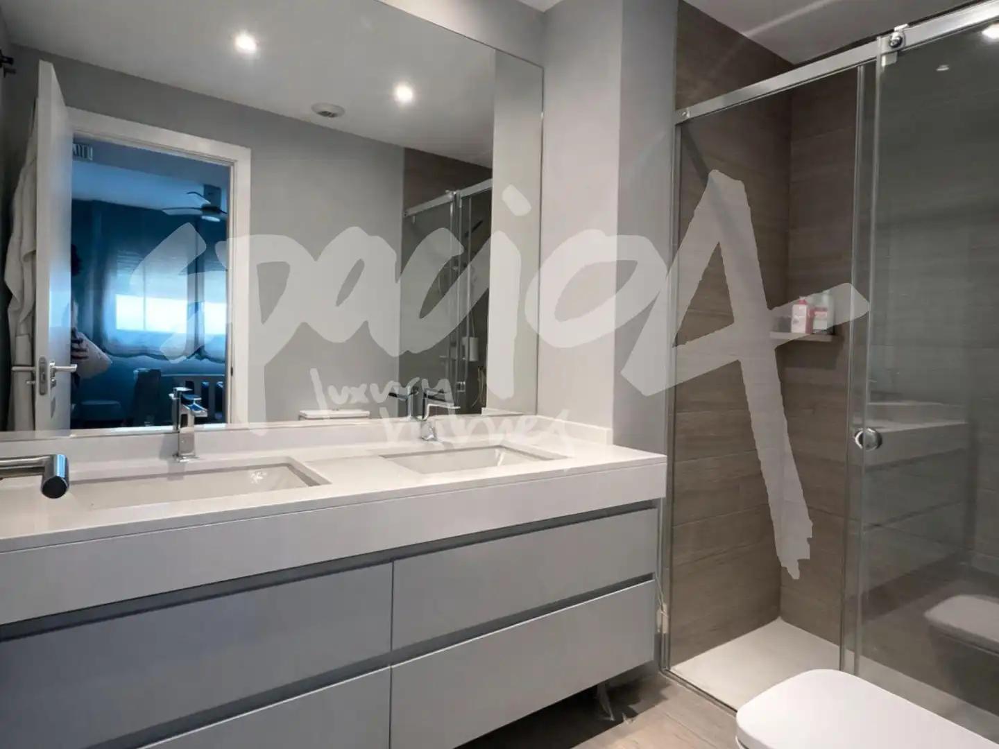 Bathroom of Flat for sale in Madrid  with Heating, Private garden and Storage room