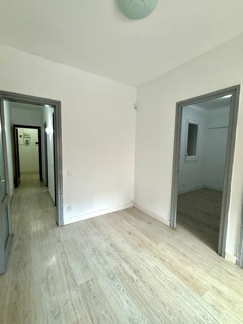 Schlafzimmer von Wohnung zum Verkauf in Barcelona mit Parkett und Alarm