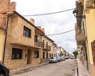 Vista exterior de Casa adosada en venda en Torreblascopedro amb Aire condicionat, Terrassa i Balcó