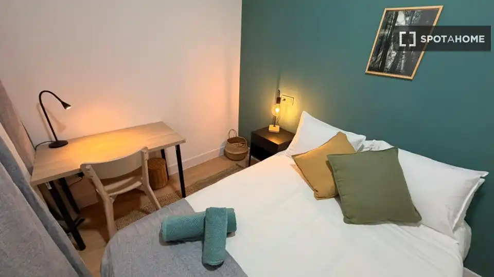 Room in Embajadores - Lavapiés