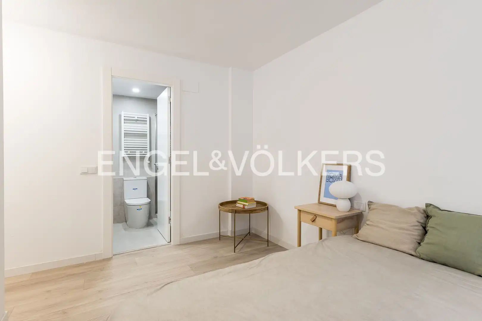 Habitación de Dúplex en venta en Barcelona con Aire acondicionado, Calefacción y Jardín privado
