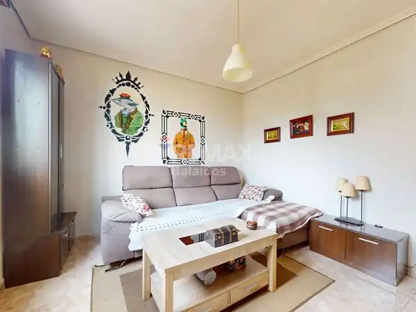 Living room of Flat for sale in Vigo   with Parquet flooring, Terrace and Storage room
