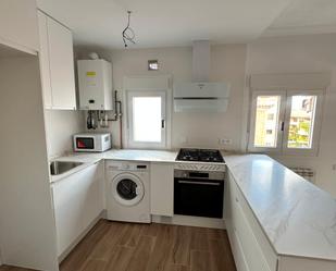 Kitchen of Flat for sale in  Toledo Capital  with Air Conditioner, Heating and Oven