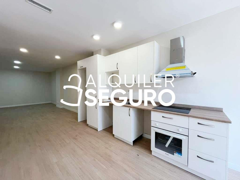 Kitchen of Flat to rent in Alcalá de Henares  with Air Conditioner and Storage room
