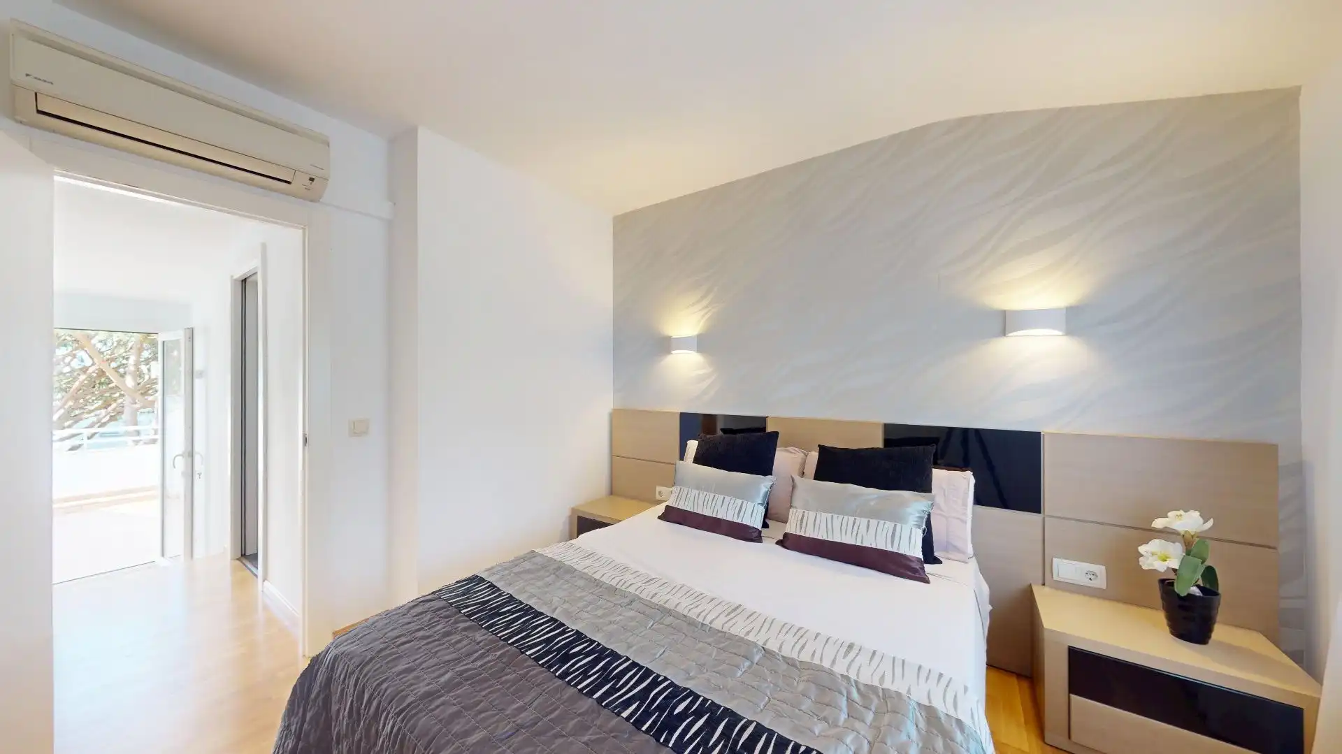 Habitación de Casa adosada en venta en Castell d'Aro, Platja d'Aro i s'Agaró con Aire acondicionado, Calefacción y Jardín privado