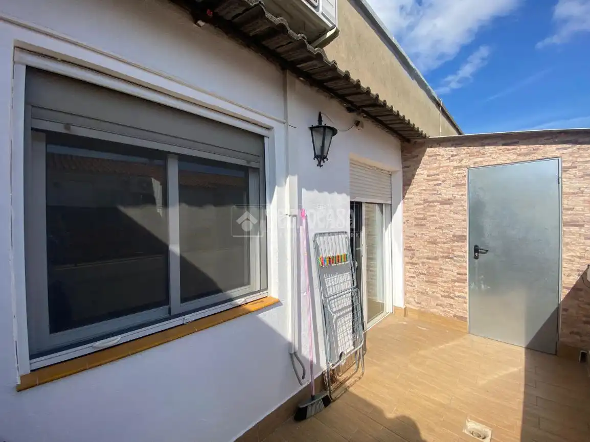 Außenansicht von Wohnung zum Verkauf in Zaragoza mit Klimaanlage, Heizung und Parkett