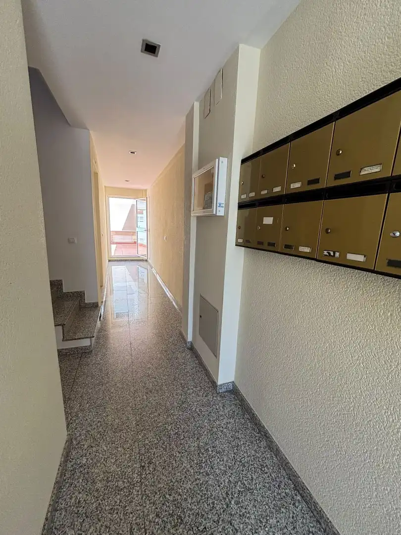 Flat for sale in Camas  with Air Conditioner