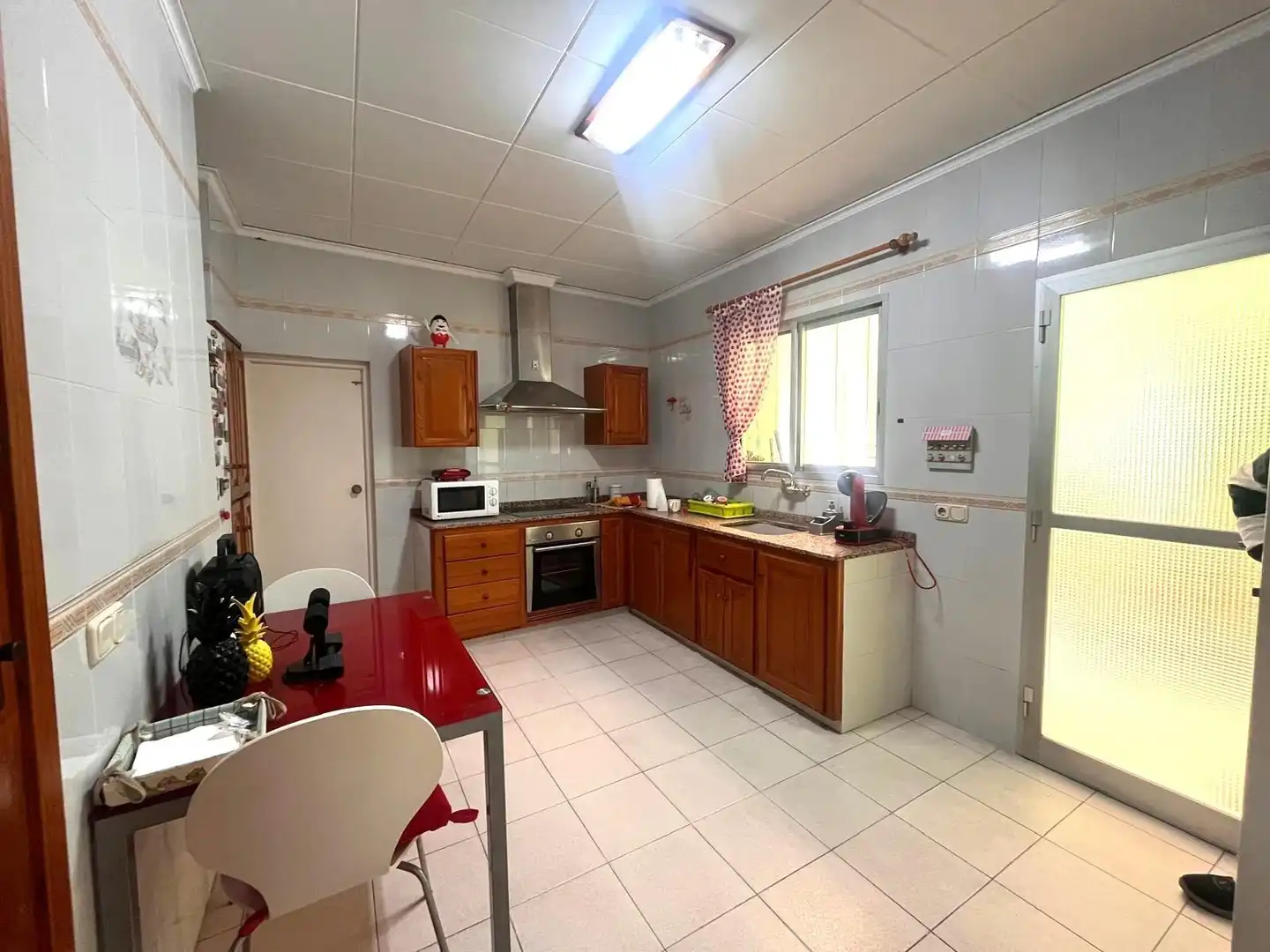 Cuina de Casa o xalet en venda en Carcaixent amb Aire condicionat, Terrassa i Moblat