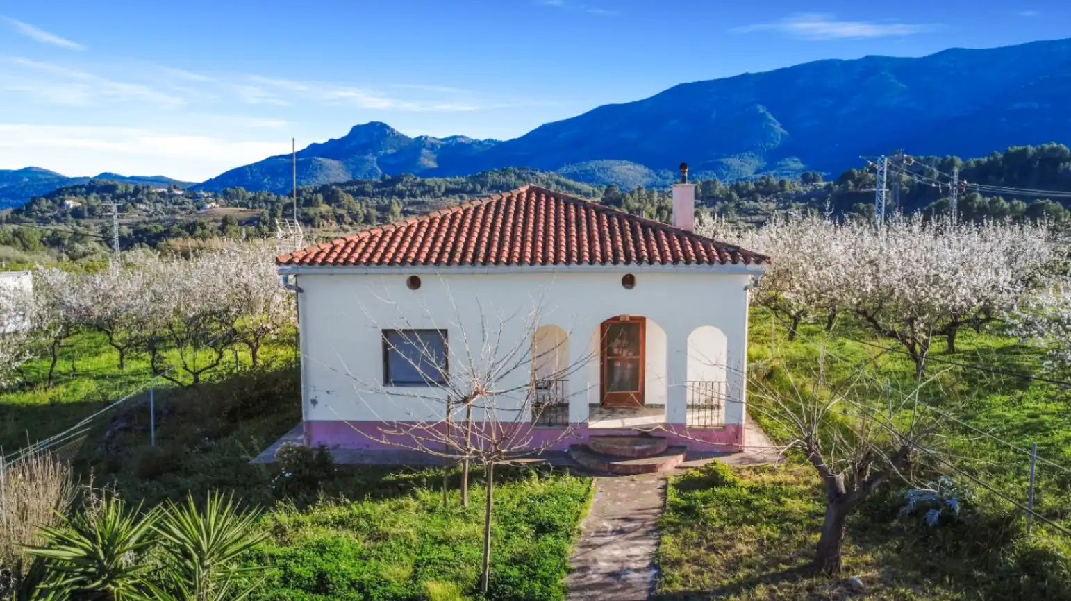 Vista exterior de Finca rústica en venda en Murla amb Calefacció, Jardí privat i Terrassa