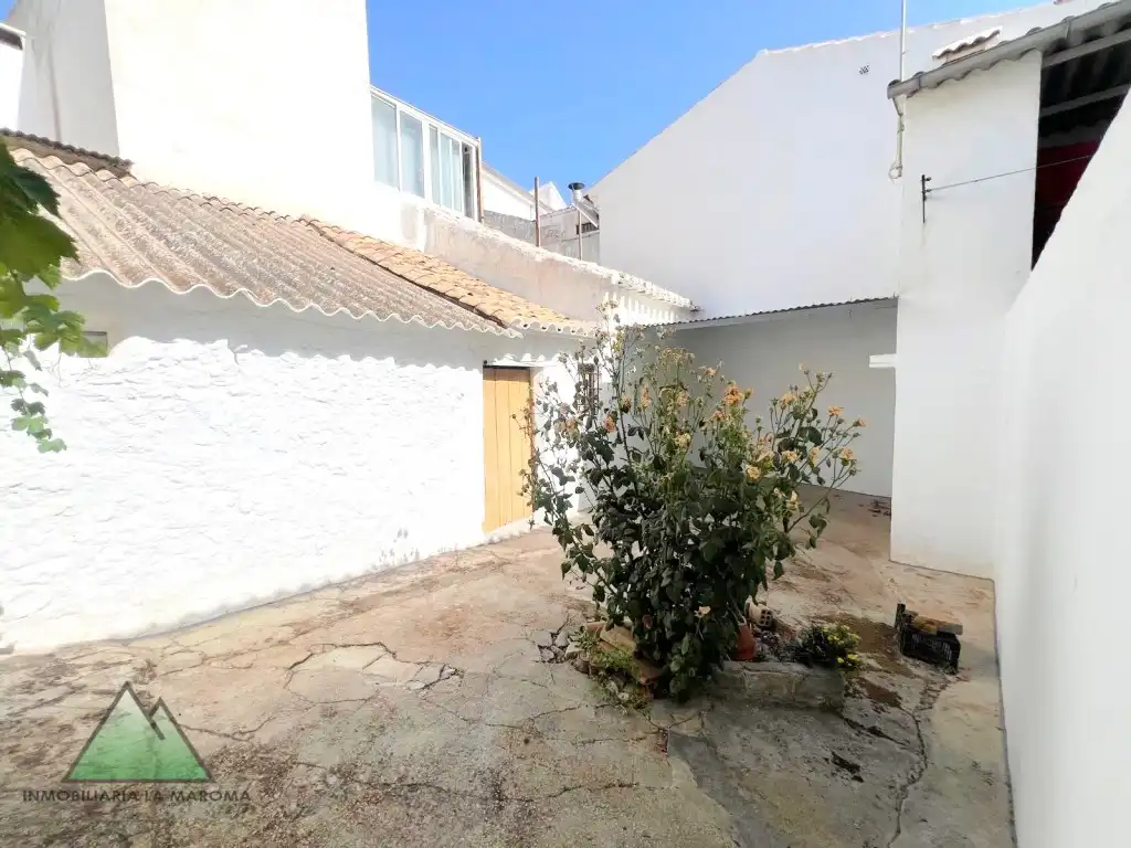 Vista exterior de Casa o chalet en venta en Villanueva de Tapia con Balcón