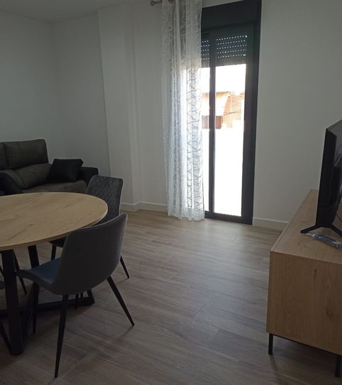 Foto 2 de Apartamento de alquiler en Plaza de España, 17, Guadalcázar, Córdoba