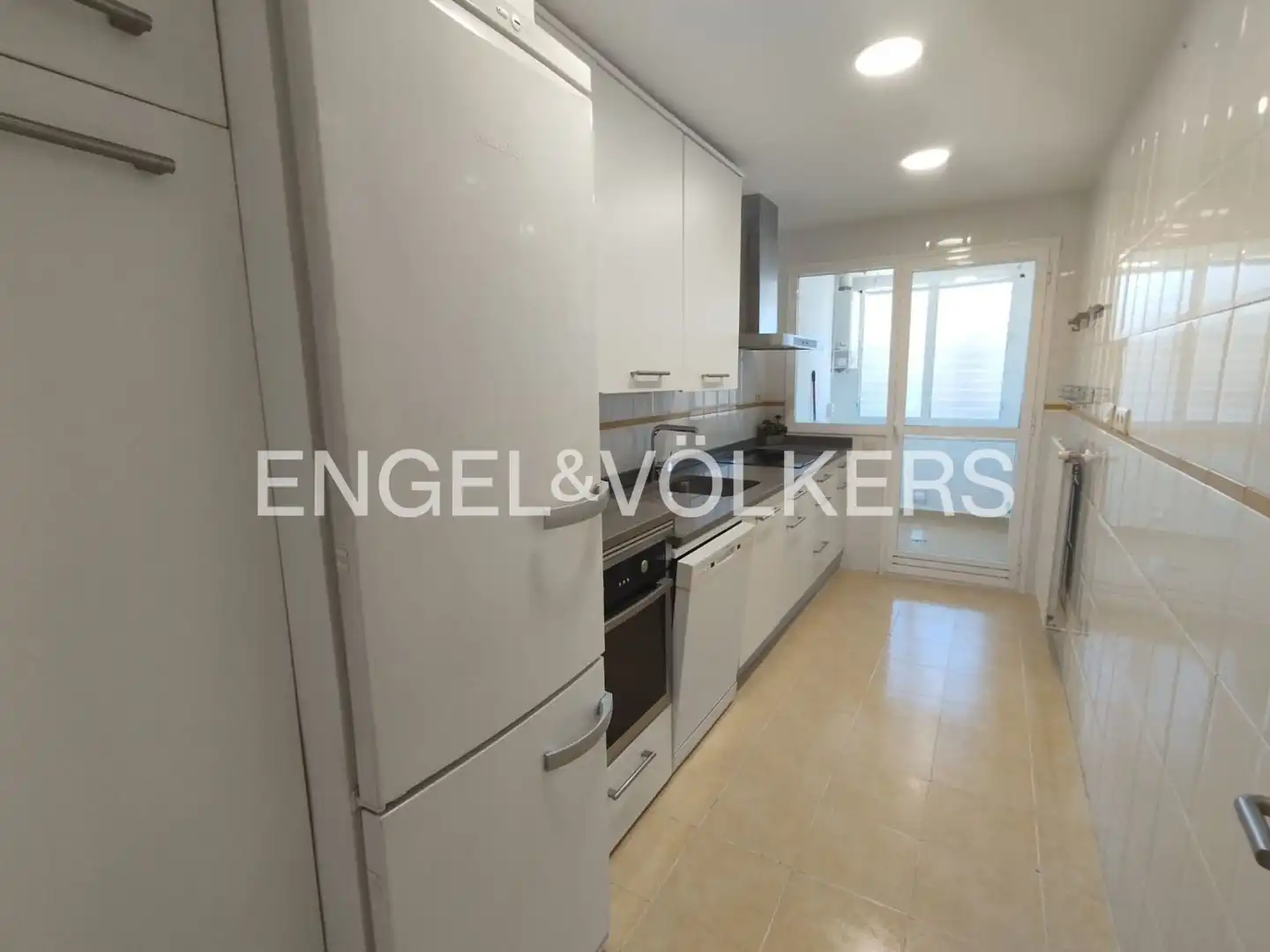 Kitchen of Flat for rent in Majadahonda  with Air Conditioner, Heating and Terrace