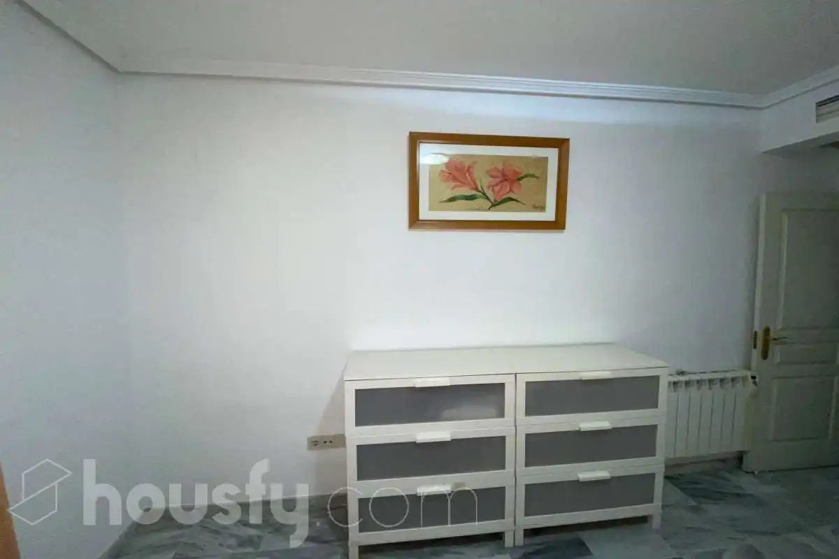 Schlafzimmer von Wohnung zur Miete in Sevilla mit Klimaanlage, Heizung und Terrasse