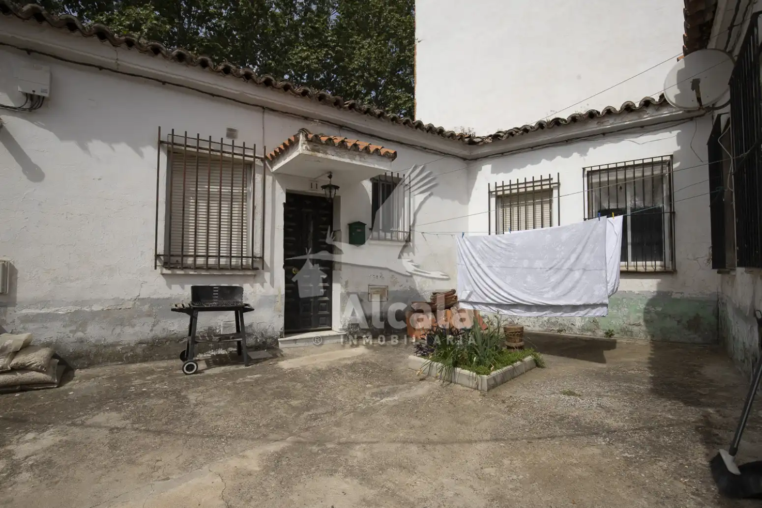 Außenansicht von Einfamilien-Reihenhaus zum Verkauf in Alcalá de Henares