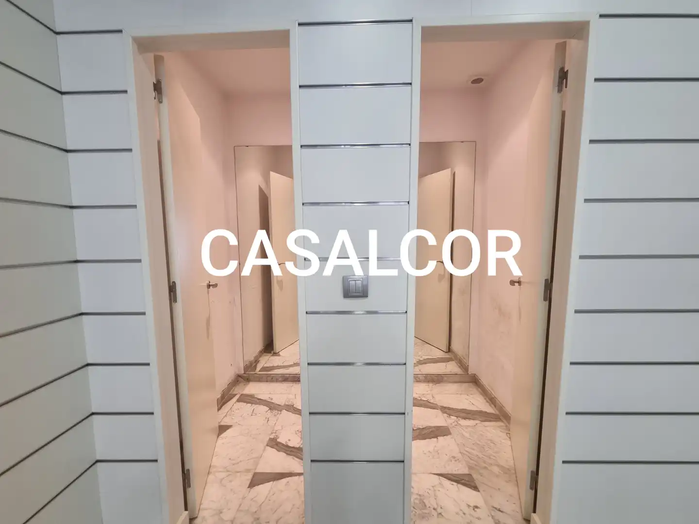 Baño de Local de alquiler en Mairena del Alcor con Aire acondicionado, Calefacción y Amueblado