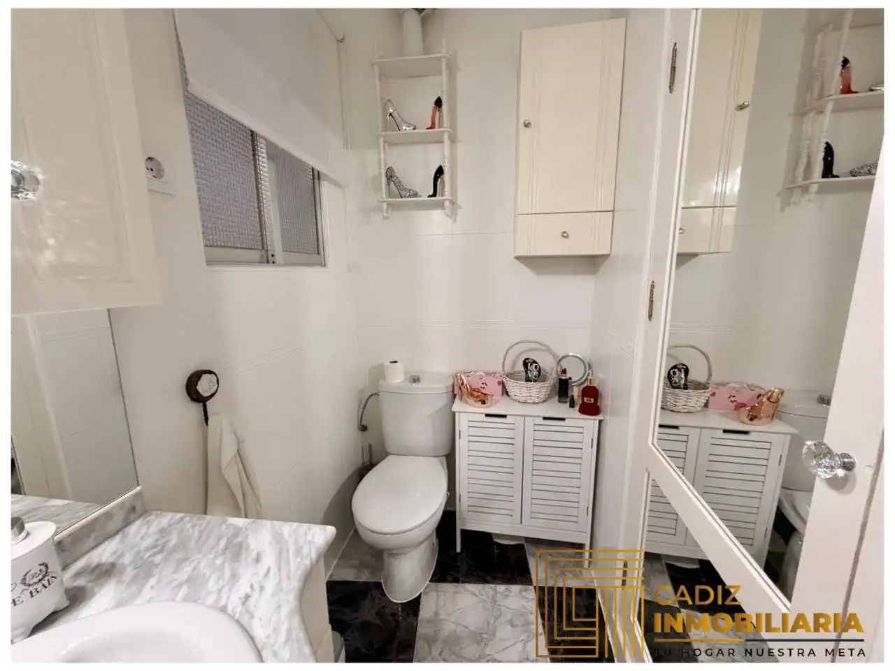 Badezimmer von Wohnung zum Verkauf in Cádiz