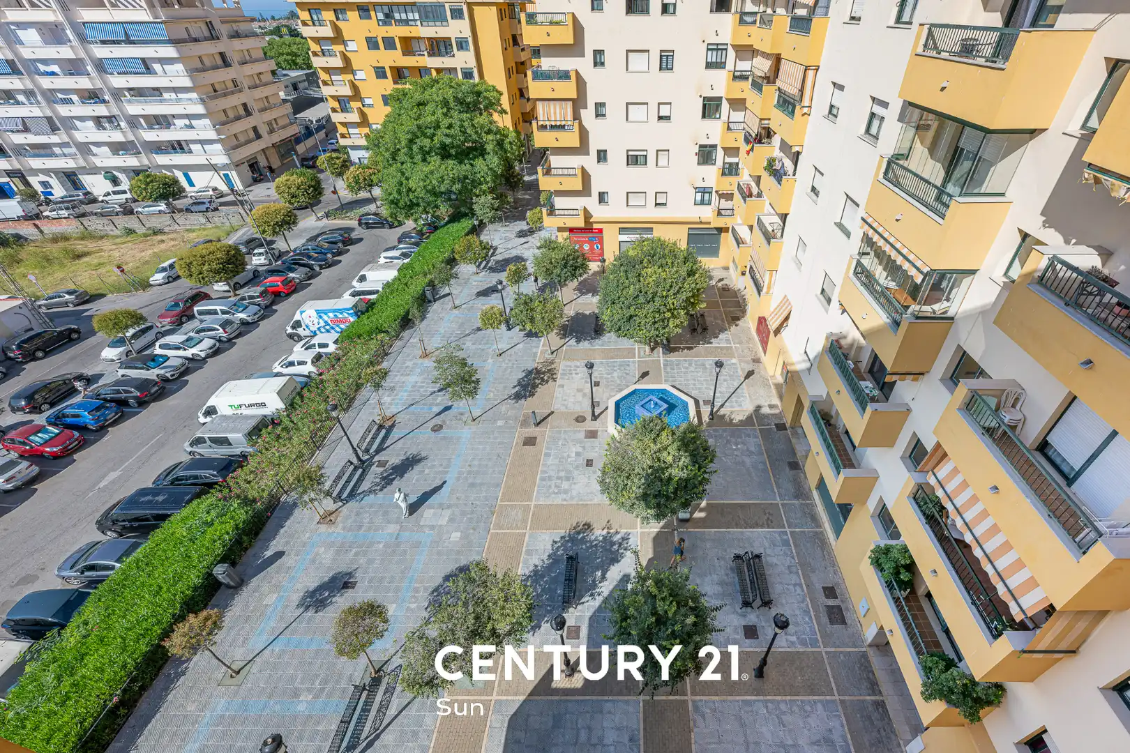 Vista exterior de Pis en venda en Marbella amb Aire condicionat, Calefacció i Terrassa