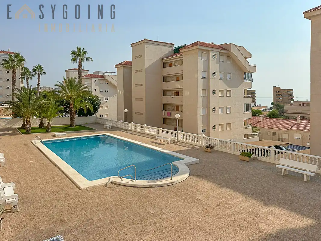 Appartement compact avec piscine à vendre à Calle Málaga
