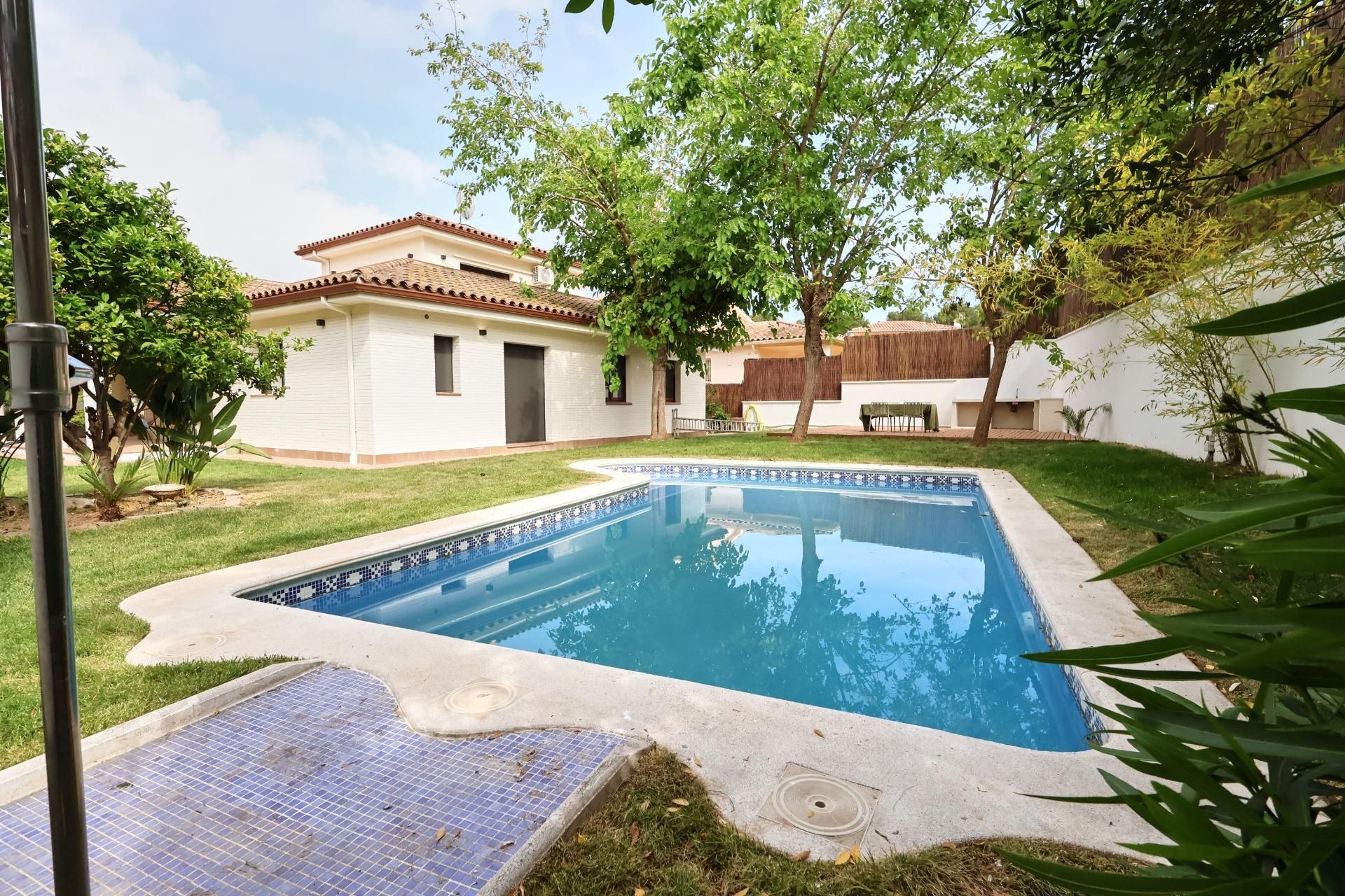 Piscina de Casa o xalet en venda en Sant Pere de Ribes amb Aire condicionat, Calefacció i Jardí privat