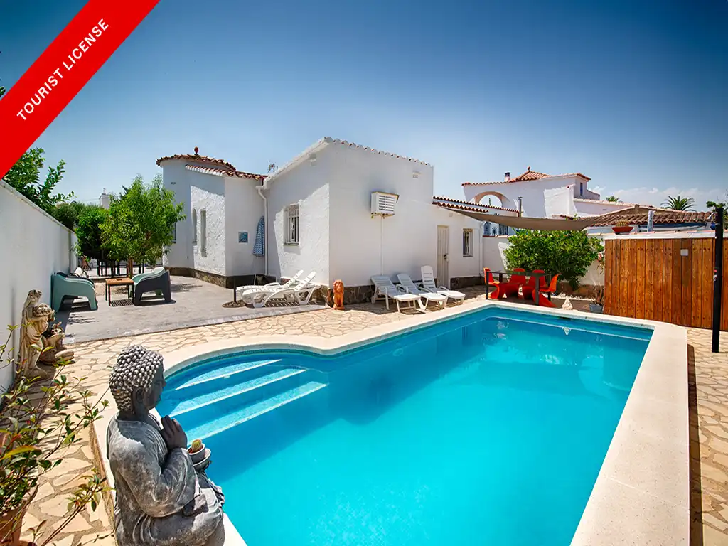 Haus mit Pool zum Verkauf in Alberes