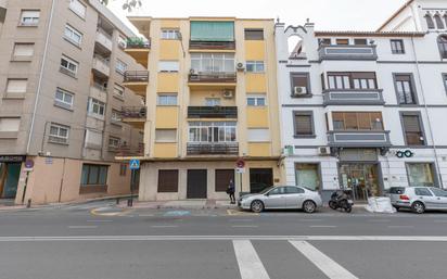 Exterior view of Flat for sale in  Granada Capital