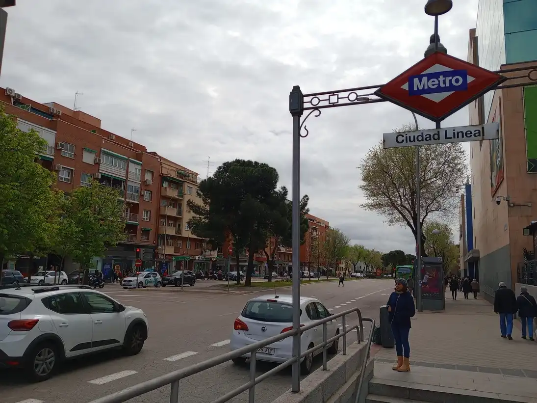 Außenansicht von Geschaftsraum zum Verkauf in Madrid mit Heizung und Möbliert