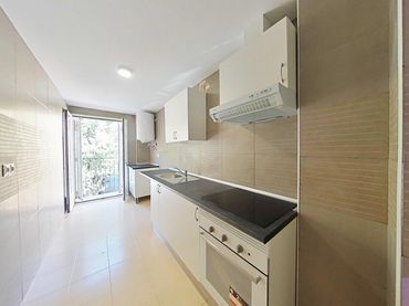 Appartamento con balcone in vendita a Centro