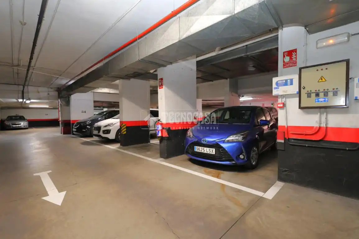 Parking de Piso en venta en Madrid con Aire acondicionado y Calefacción