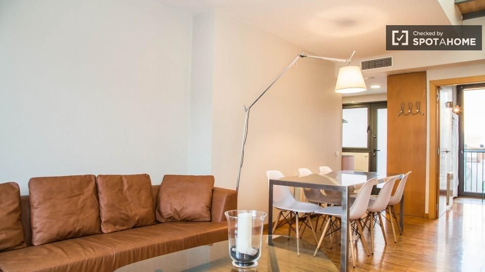 Living room of Flat for rent in  Barcelona Capital  with Air Conditioner, Heating and Furnished