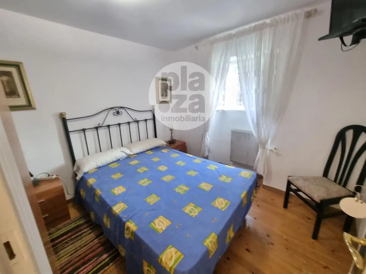 Dormitori de Casa o xalet de lloguer en Burgos amb Calefacció, Traster i Moblat