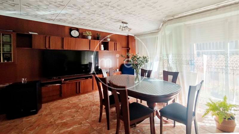 Menjador de Pis en venda en Torrent amb Moblat i Balcó