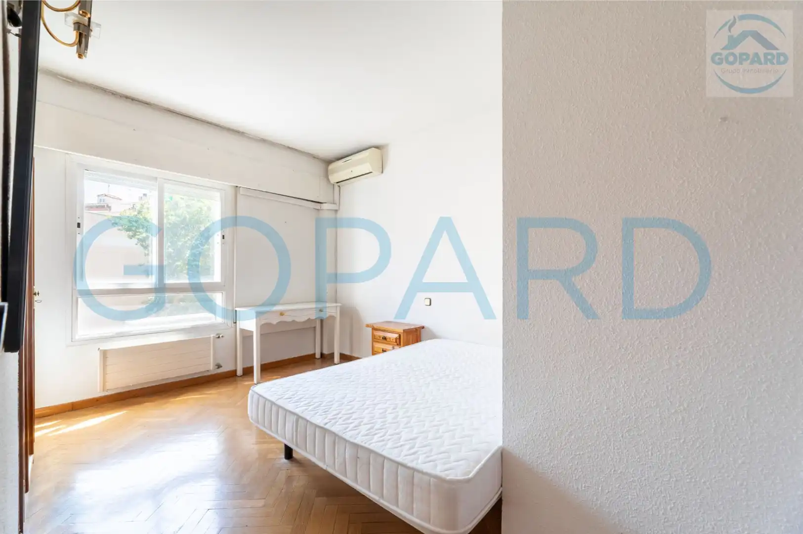 Schlafzimmer von Wohnung zum Verkauf in Madrid mit Klimaanlage, Heizung und Parkett